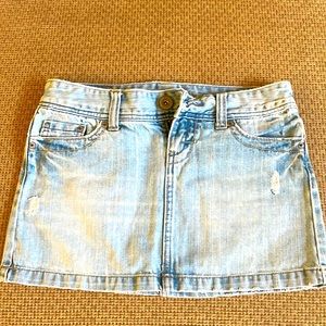 American Eagle vintage light wash distressed jean skirt